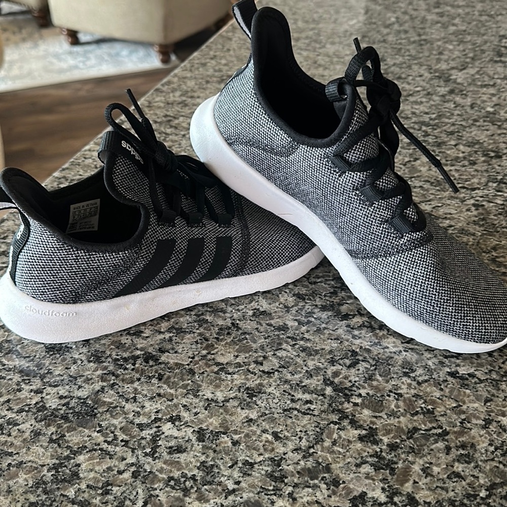 EUC Women’s Adidas Cloudfoam Shoes